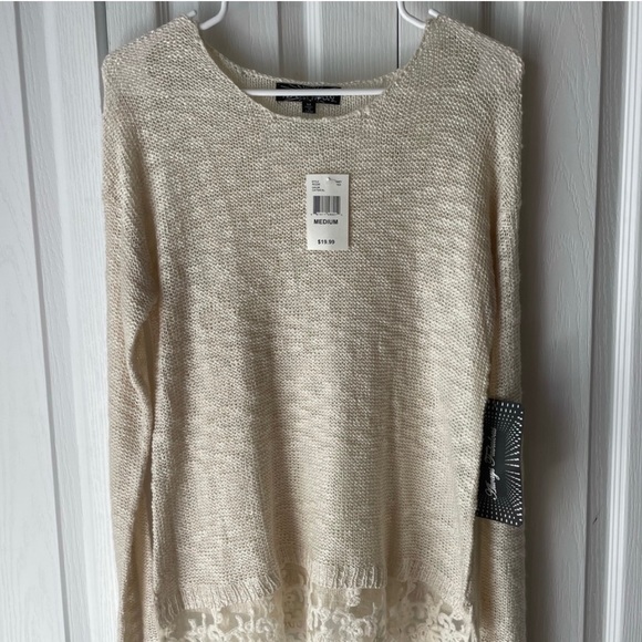Tops - NWT Lightweight Cream Top Women’s Small lace Fairycore